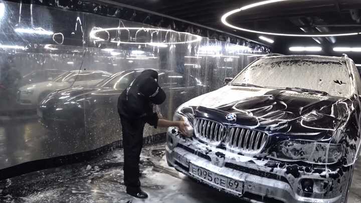 Bí quyết vệ sinh xe hơi đúng cách để xe luôn sạch và bền như mới 2 rửa bên ngoài xe