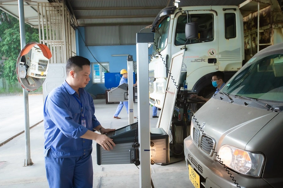 Lỗi Trượt Đăng Kiểm 2025: Những Phụ Kiện Ô Tô Nào Được Phép Lắp?